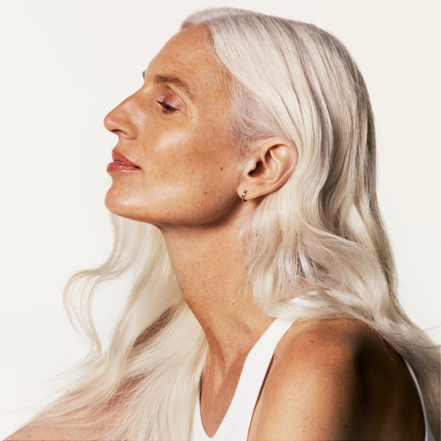 Olaplex N° 4P Blonde Enhancer Toning Shampoo