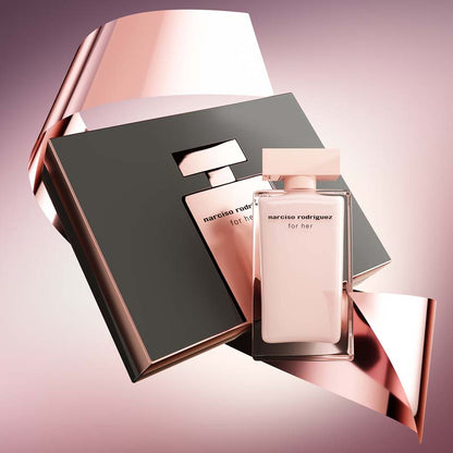 Narciso Rodriguez For Her EDP Confezione 50 ML Eau de Parfum + 50 ML Body Lotion + 50 ML Shower Gel