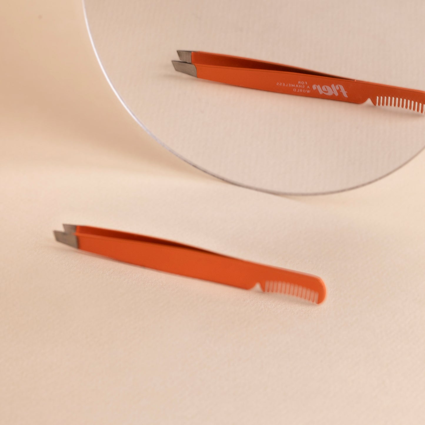 Fler Eyebrow Tweezer With Comb Orange