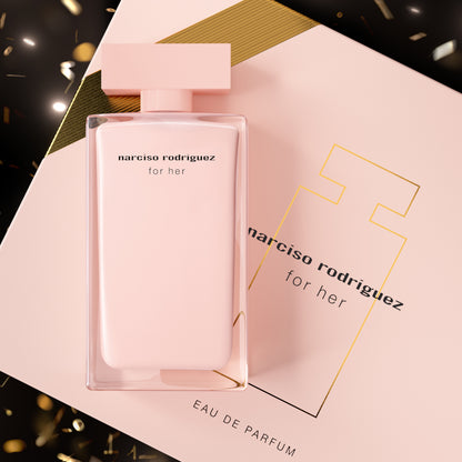 Narciso Rodriguez For Her EDP Confezione 50 ML Eau de Parfum + 50 ML Body Lotion + 50 ML Shower Gel