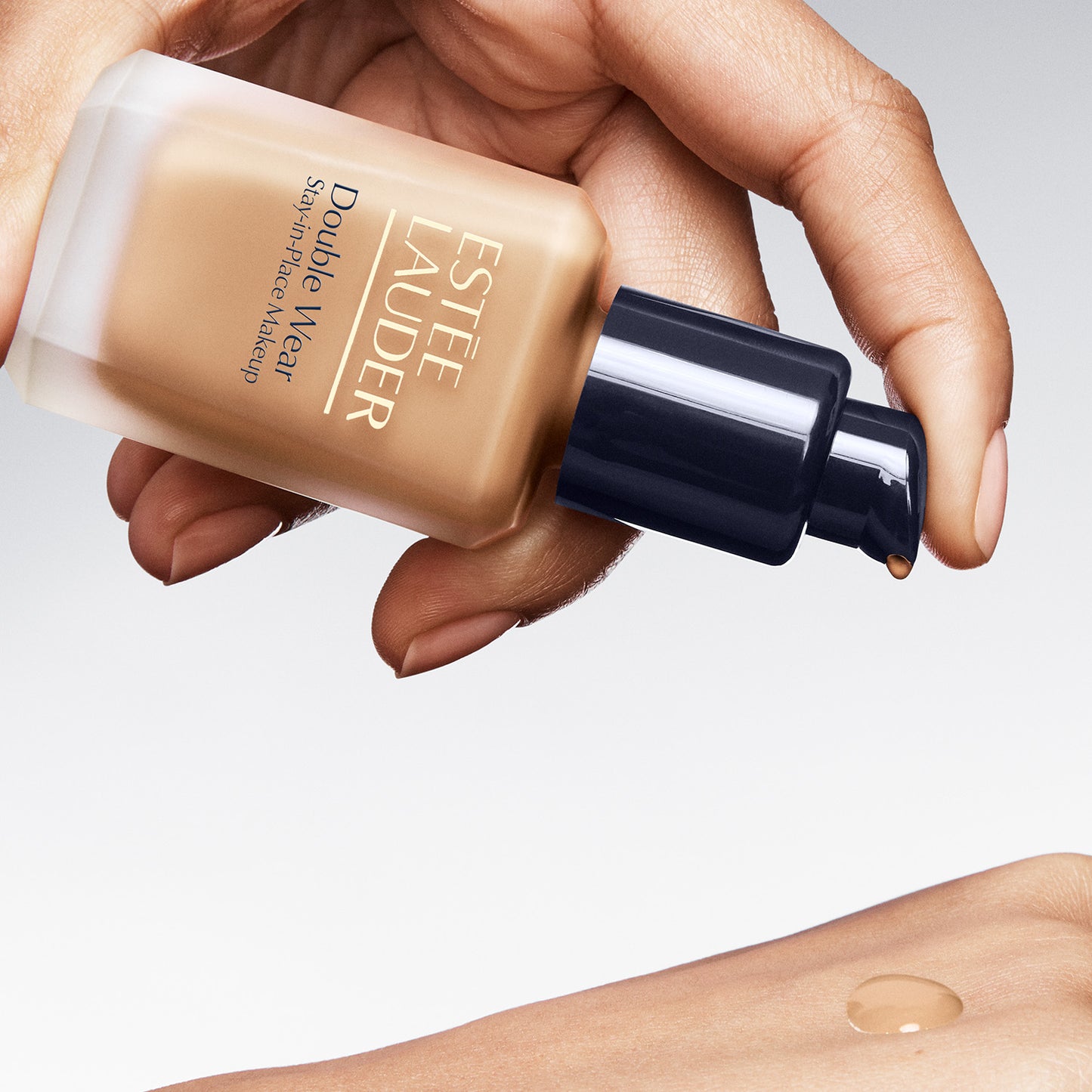 Double Wear Stay-in-Place Longwear Matte Foundation