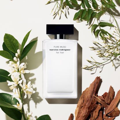 Narciso Rodriguez For Her Pure Musc Confezione 50 ML Eau de Parfum + 50 ML Body Lotion + 50 ML Shower Gel